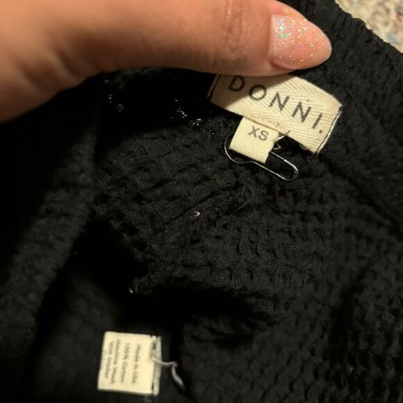 NWOT DONNI. Waffle Henley Short Button- Size XS - Picture 4 of 12